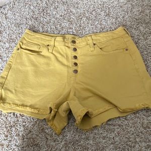 Cute yellow , summer shorts from Universal Thread